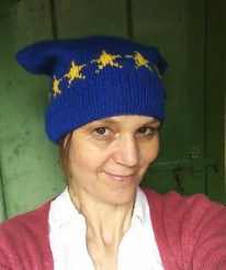 EU beanie (with added pussyhat version) by Anke Klempner 